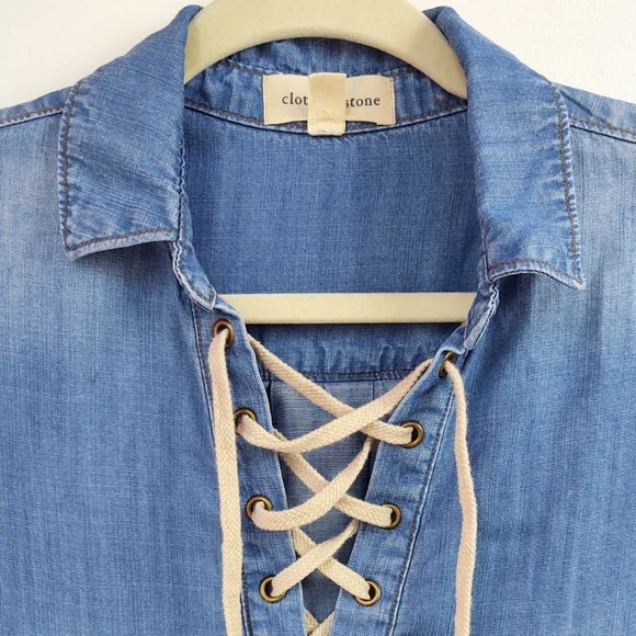 Anthropologie Cloth & Stone Chambray Lace Up Top Size XS - Picture 4 of 11